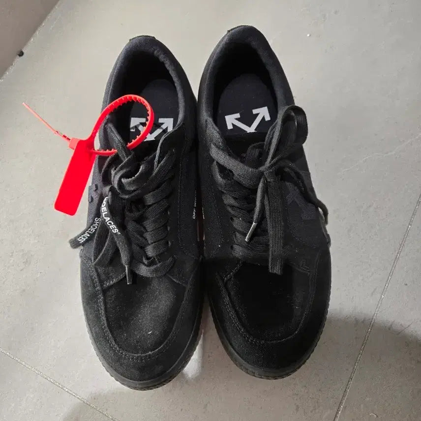 [BUNJANG] Off-White Black Suede Sneakers / 오프화이트 블랙 스웨이드 스니커즈