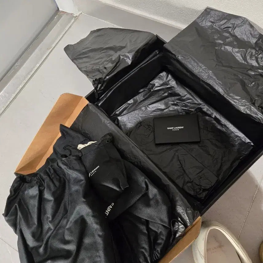 [BUNJANG] Yves Saint Laurent Sneakers Ivory / 입생로랑 스니커즈 아이보리