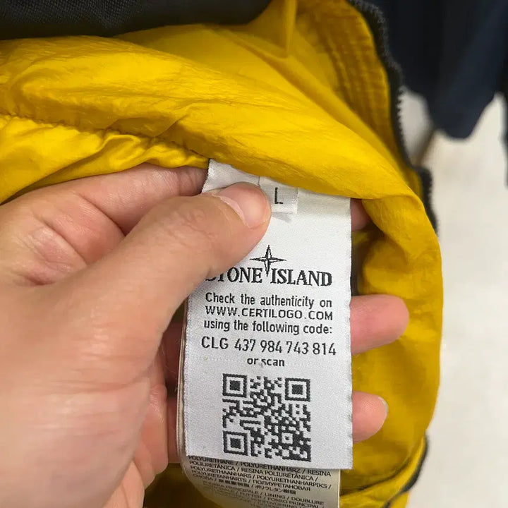 [BUNJANG] Stone Island Garment Dyed Crinkle Reps Padded Jacket Yellow [A] / 스톤아일랜드 가먼트다이 크링클랩스 패딩 옐로우 [A]