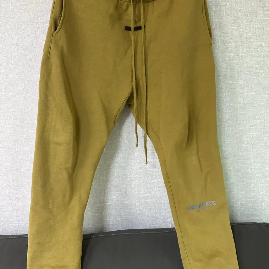 [BUNJANG] Fear of God Essentials Jogger Pants Mustard / 피어오브갓 에센셜 조거팬츠 머스타드