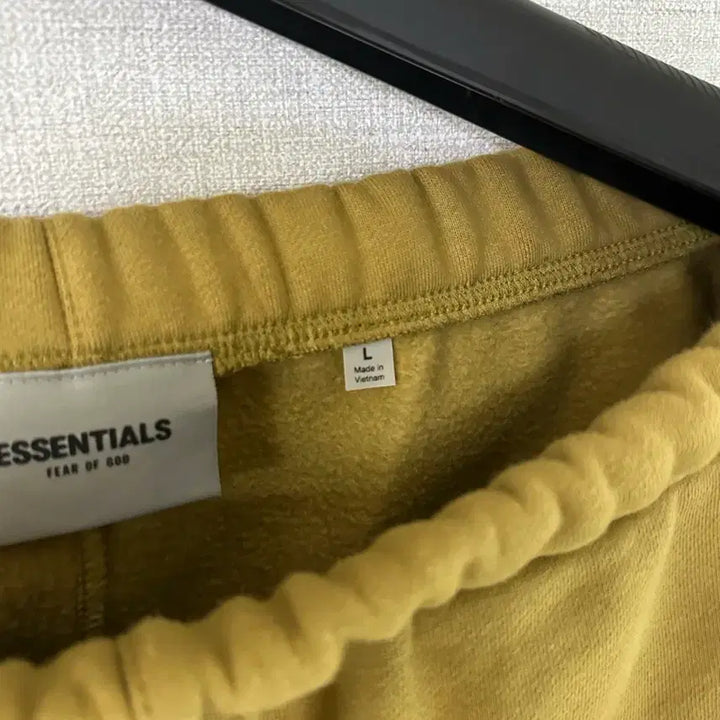 [BUNJANG] Fear of God Essentials Jogger Pants Mustard / 피어오브갓 에센셜 조거팬츠 머스타드