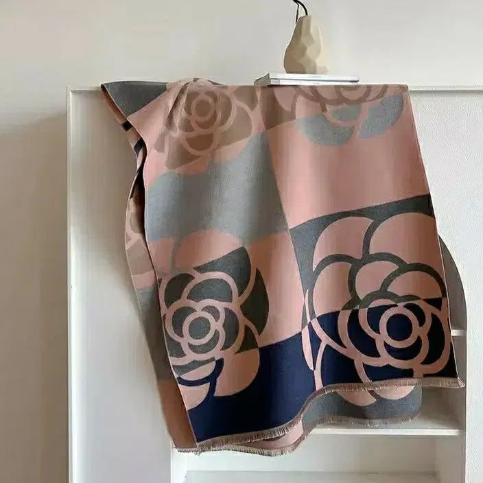 [BUNJANG] Flower Pattern Shawl Scarf / 플라워 패턴 숄 머플러 핑크/네이비