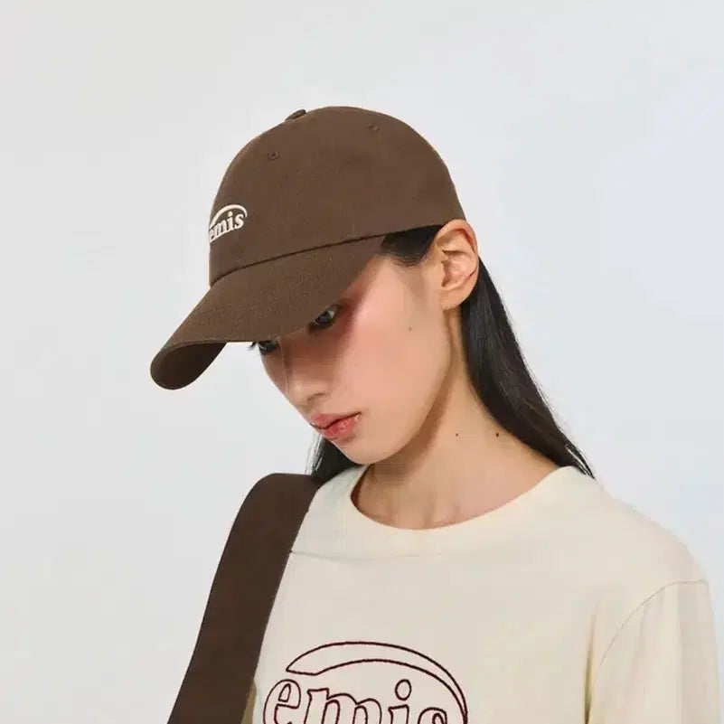 [BUNJANG] Emis Small Logo Ball Cap Brown / Emis 스몰 로고 볼 캡브라운 FREE