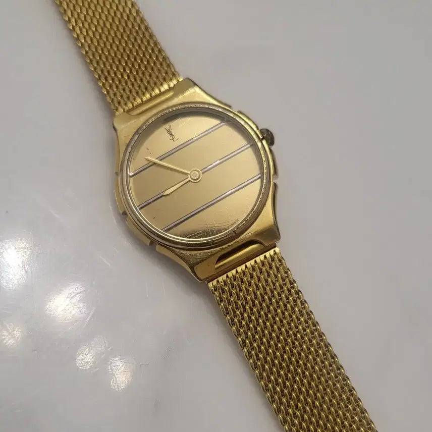 [BUNJANG] YSL Gold Watch / YSL 입생로랑 생로랑 금장 여성 여자 시계 팔찌