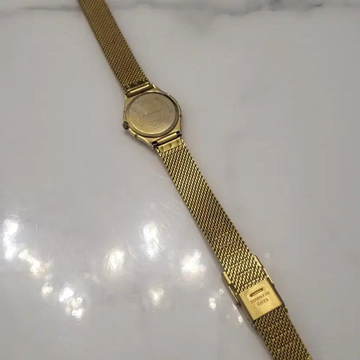 [BUNJANG] YSL Gold Watch / YSL 입생로랑 생로랑 금장 여성 여자 시계 팔찌
