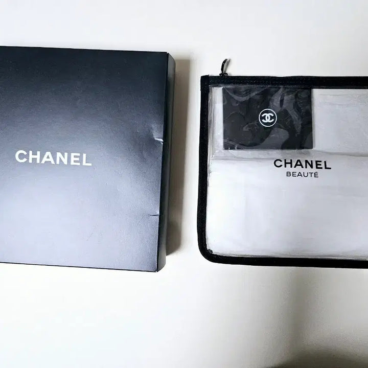 [BUNJANG] SH* Pouch + Hand Mirror Set / 샤* 파우치+ 손거울