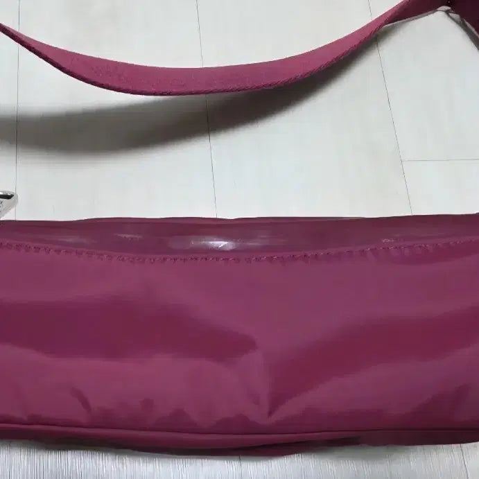 [BUNJANG] Lacoste Waist Bag / 라코스테 레터링 웨이스트백(벨트백)