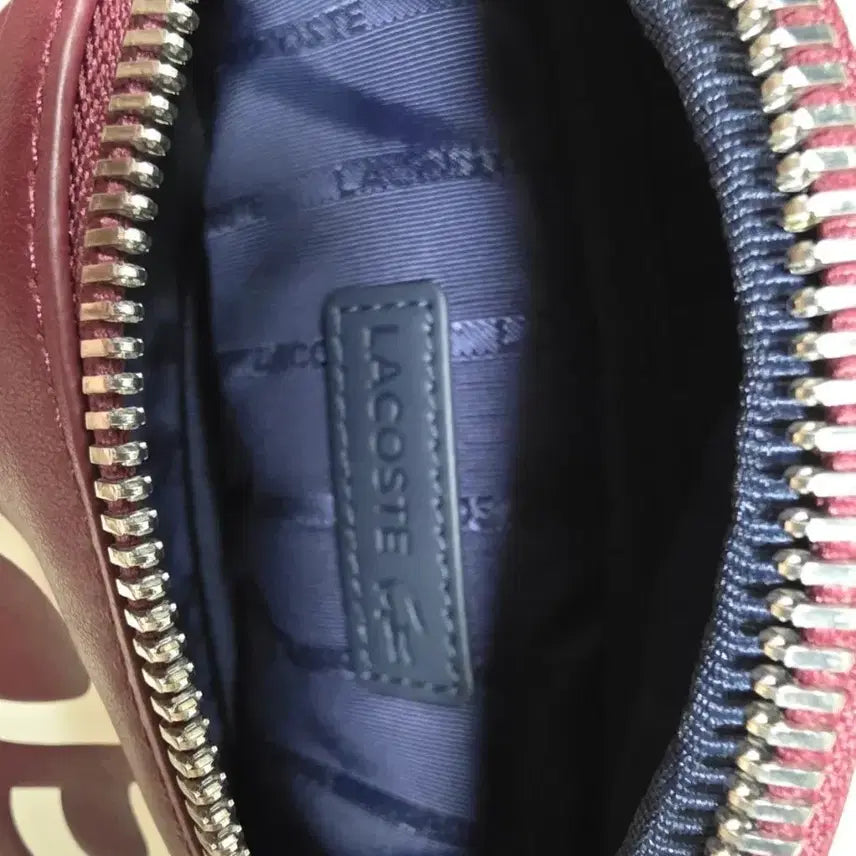 [BUNJANG] Lacoste Waist Bag / 라코스테 레터링 웨이스트백(벨트백)