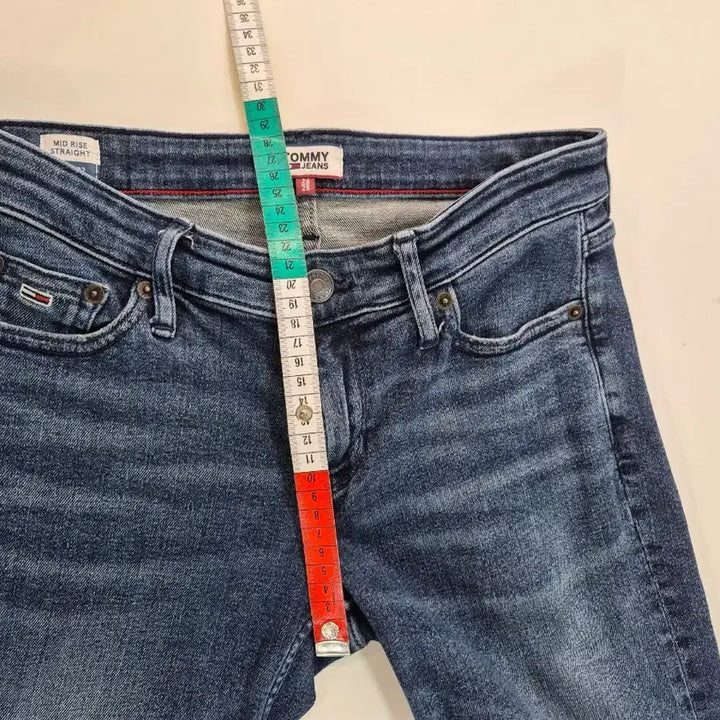 [BUNJANG] Tommy Jeans Denim Jeans PT2 (Size 26/28) / (26/28)타미진스 데님 청바지(PT2