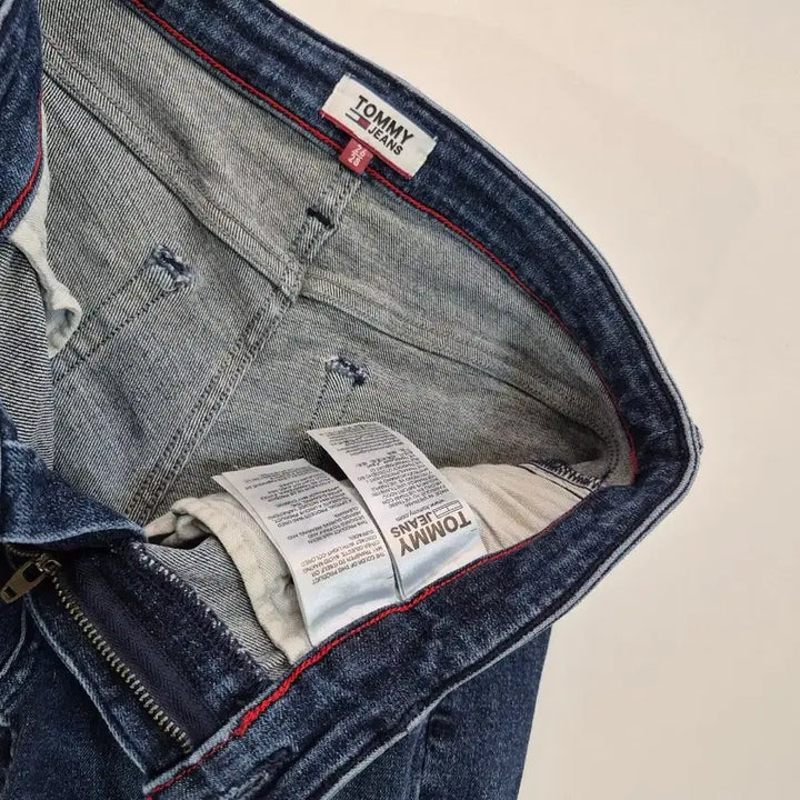 [BUNJANG] Tommy Jeans Denim Jeans PT2 (Size 26/28) / (26/28)타미진스 데님 청바지(PT2
