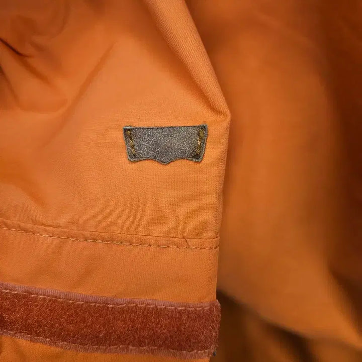 [BUNJANG] Levi's Windbreaker Jacket / 리바이스 후드 바람막이 자켓