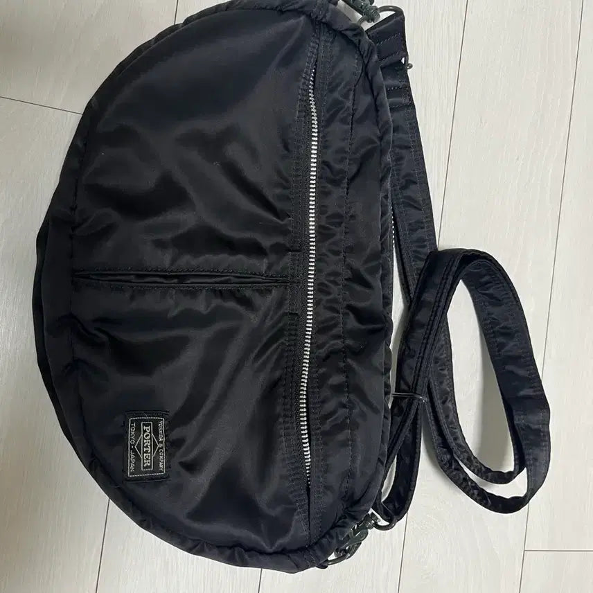 [BUNJANG] Porter Tanker Crescent Crossbody Bag / 포터 탱커 반달 크로스백
