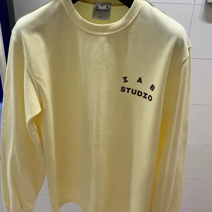 [BUNJANG] IAB Studio Sweatshirt M Size / 아이앱 스튜디오 IAB STUDIO 맨투맨 M사이즈