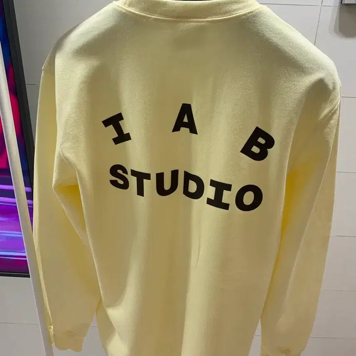 [BUNJANG] IAB Studio Sweatshirt M Size / 아이앱 스튜디오 IAB STUDIO 맨투맨 M사이즈