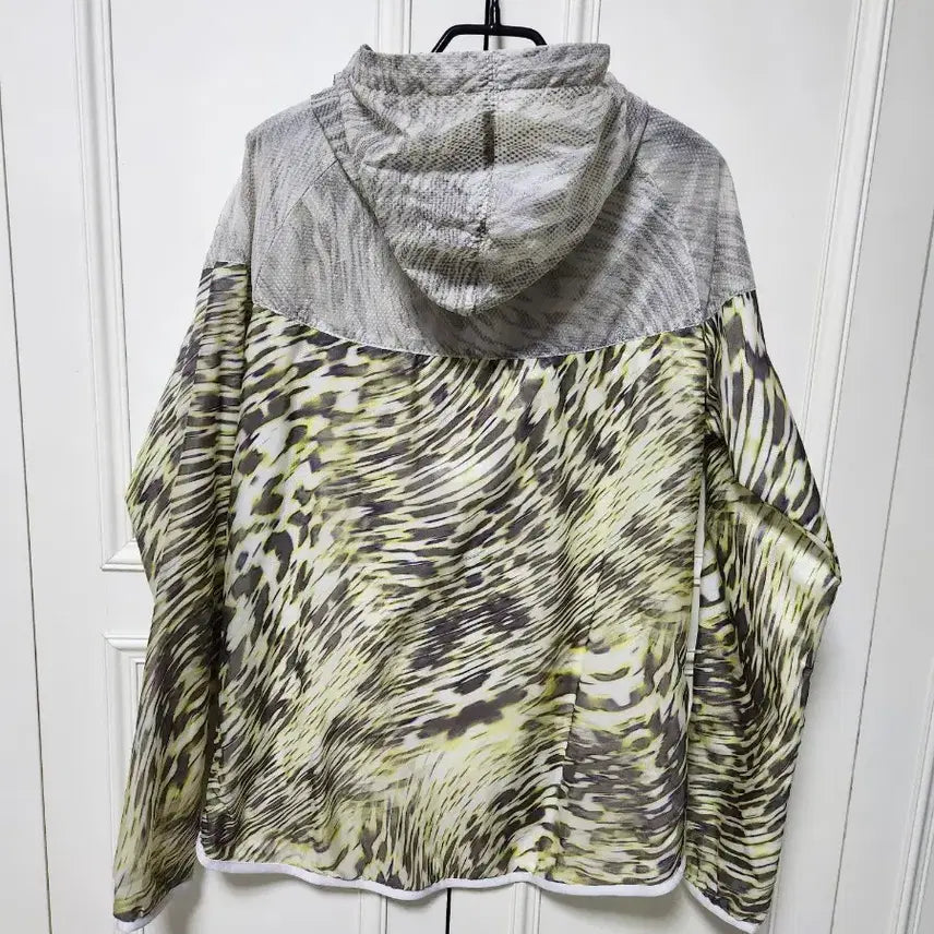 [BUNJANG] Nike Women's Sport Windrunner Jacket / (90)나이키 여성 스포츠 윈드러너 바람막이