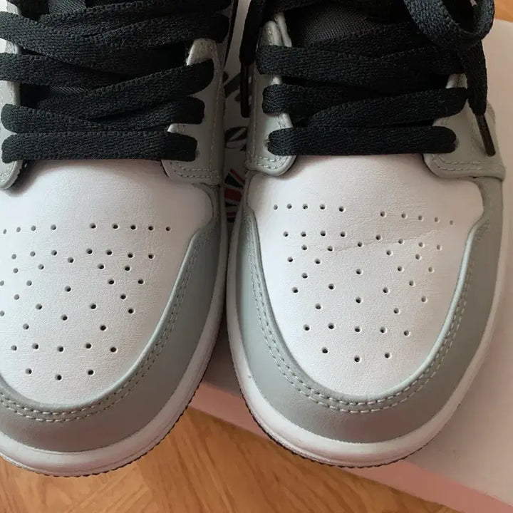 [BUNJANG] Nike Air Jordan 1 Low Grey Sneakers / 나이키 에어 조던 1 로우 그레이