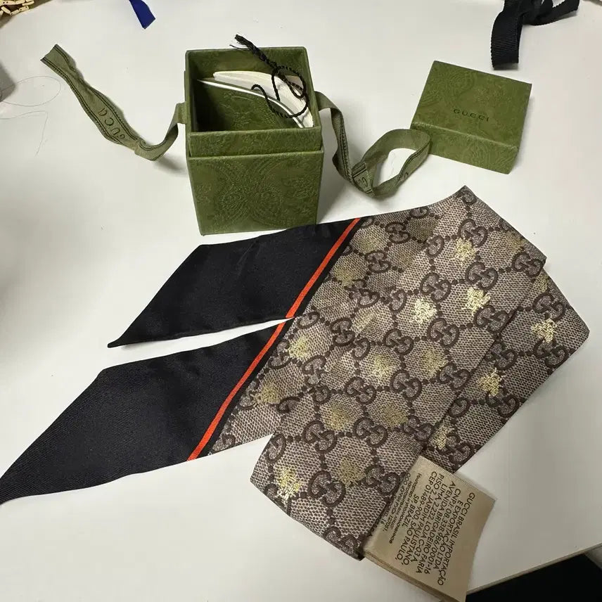 [BUNJANG] Gucci Silk Twilly Scarf / 구찌 벌꿀 실크 트윌리 미사용