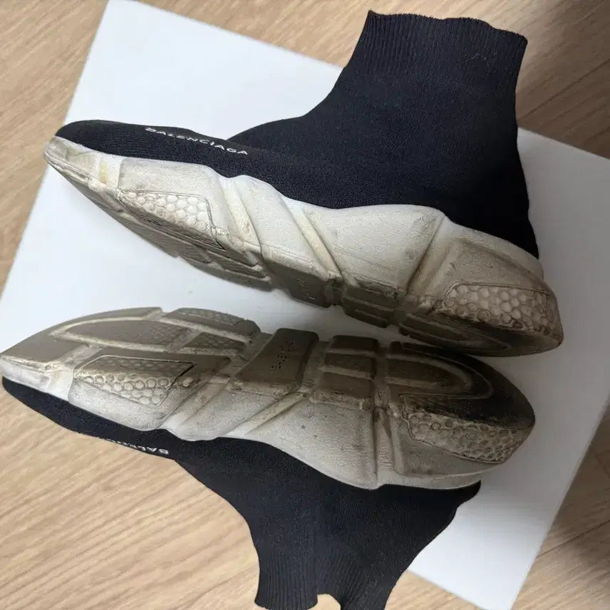 [BUNJANG] Balenciaga Speedrunner OG Black White E40 / 발렌시아가 스피드러너 og 검흰 e40