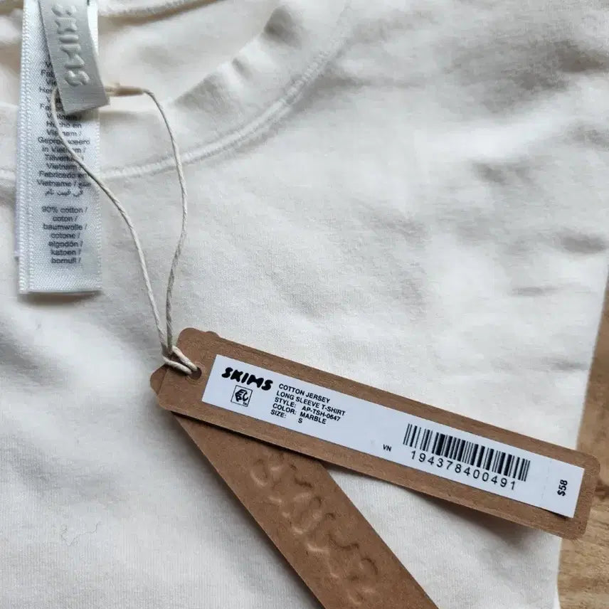 [BUNJANG] SKIMS Ningning Long Sleeve Top / 스킴스 닝닝이 입은~ 긴팔슬리브