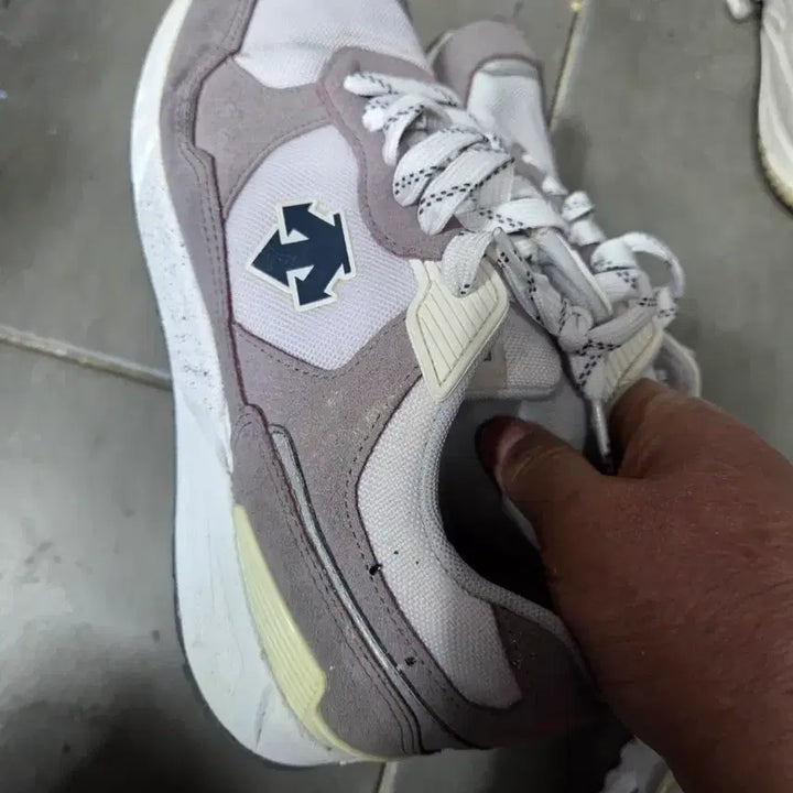 [BUNJANG] Descente Sneakers Gray/White 250 / 데상트 운동화 스웨이드 그레이/화이트250