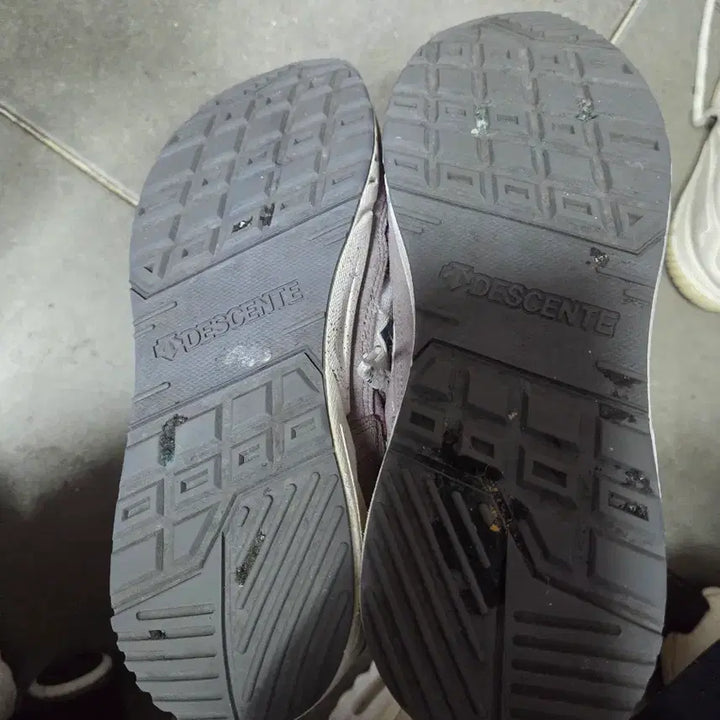 [BUNJANG] Descente Sneakers Gray/White 250 / 데상트 운동화 스웨이드 그레이/화이트250