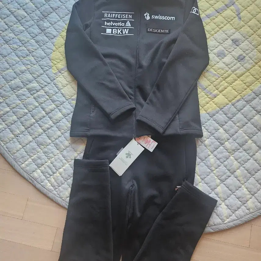 [BUNJANG] Descente Black Training Top & Bottom Set / 데상트 블랙 트레이닝 상하의 세트(정품)