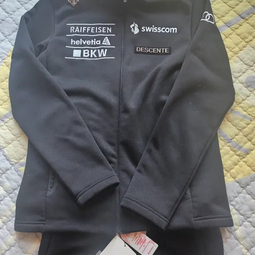 [BUNJANG] Descente Black Training Top & Bottom Set / 데상트 블랙 트레이닝 상하의 세트(정품)