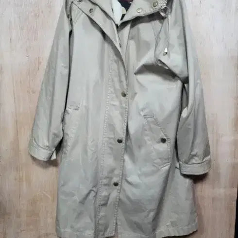 [BUNJANG] Burberry Trench Coat / 일본판 버버리 금장버튼 후드 집업 트렌치 코트