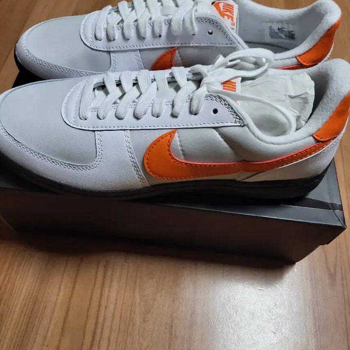 [SOLD OUT] [새상품]나이키 필드 제너럴 82 SP 화이트 앤 오렌지 블레이즈 사이즈