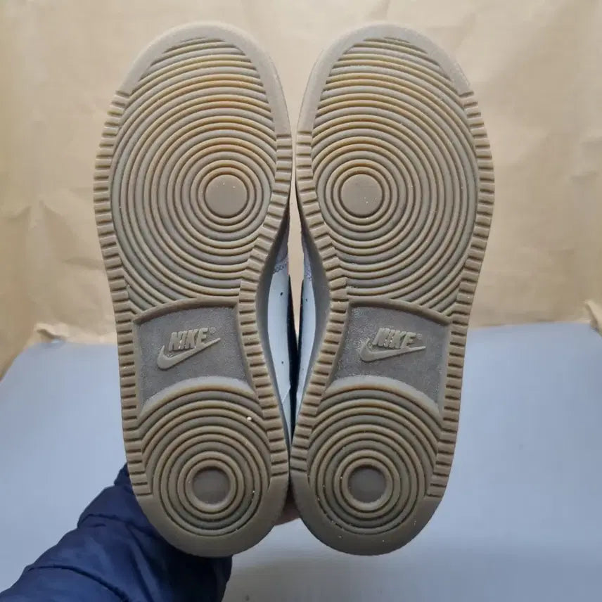 [SOLD OUT] 나이키 코트비전로우 오어우드 브라운240