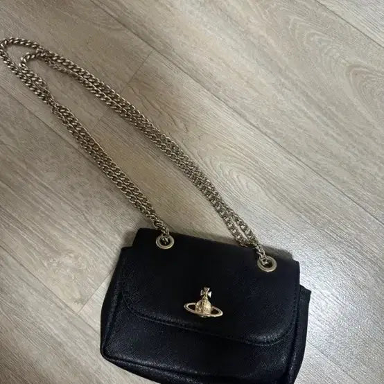 [BUNJANG] Vivienne Westwood Black Mini Chain Bag / 비비안웨스트우드 블랙 체인 미니백