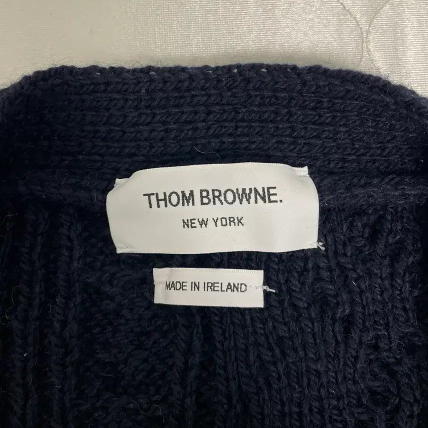 [BUNJANG] Thom Browne Cable Knit Cardigan Black Size 4 / 톰브라운 케이블 가디건 네이비 새상품 팔아요!