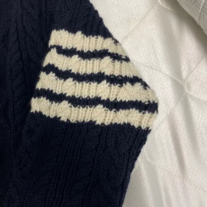 [BUNJANG] Thom Browne Cable Knit Cardigan Black Size 4 / 톰브라운 케이블 가디건 네이비 새상품 팔아요!