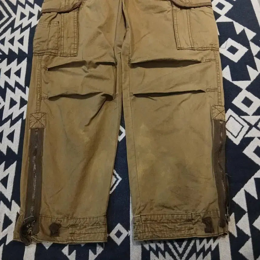[BUNJANG] Abercrombie &amp; Fitch Khaki Military Cargo Pants / 아베크롬비 앤 피치 카키 멀티포켓 밀리터리 무릎절개 사이드지퍼 카고바지