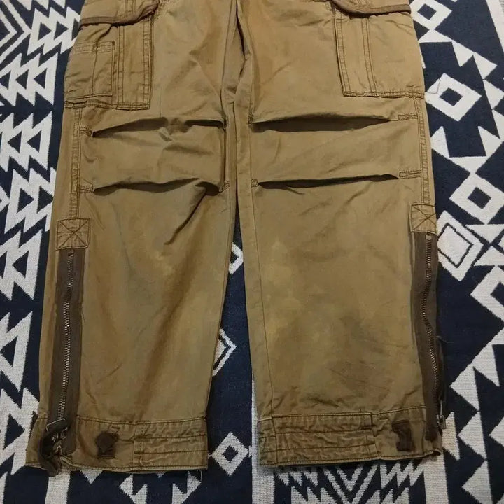 [BUNJANG] Abercrombie &amp; Fitch Khaki Military Cargo Pants / 아베크롬비 앤 피치 카키 멀티포켓 밀리터리 무릎절개 사이드지퍼 카고바지