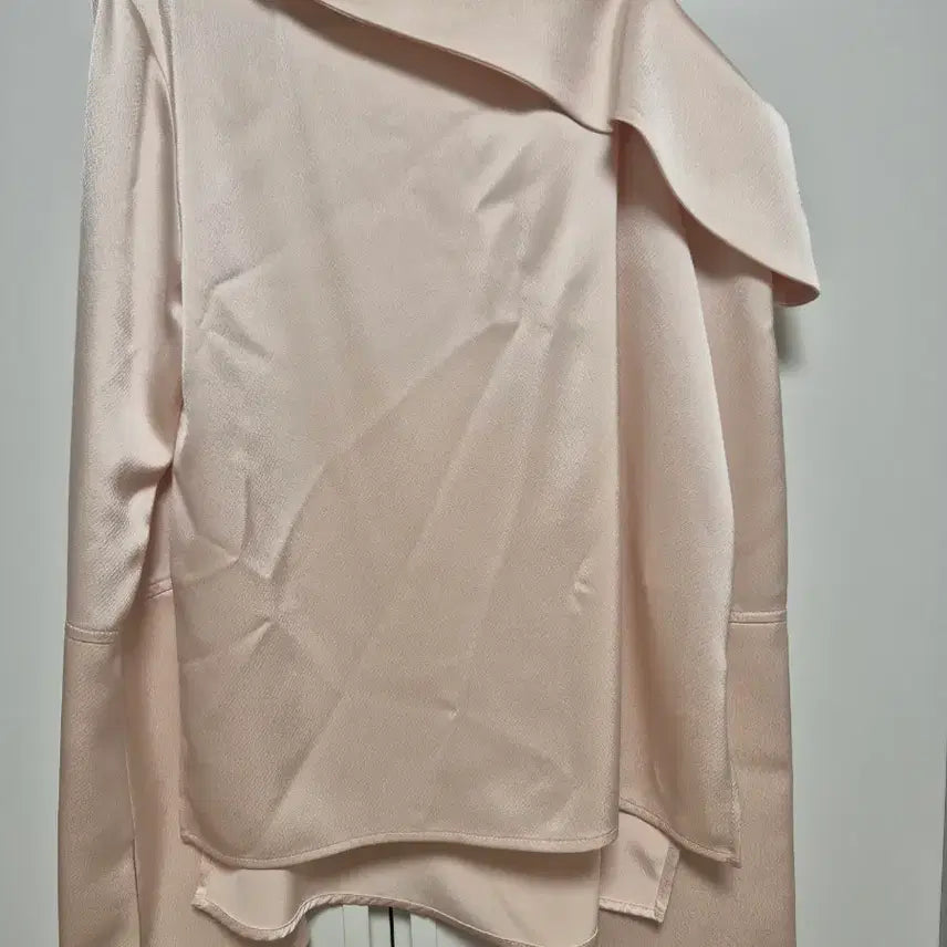 [BUNJANG] KIIMA One-Shoulder Blouse / KIIMA 키마 원숄더 블라우스