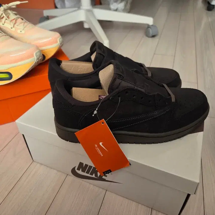 [BUNJANG] Nike Travis Scott Brown Sneakers / 나이키 x 트래비스 스캇 브라운