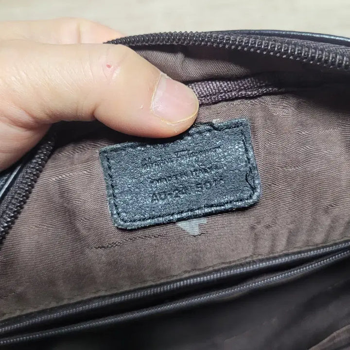 [BUNJANG] Ferragamo Leather Crossbody Bag / 페레가모 정품  레더 크로스백