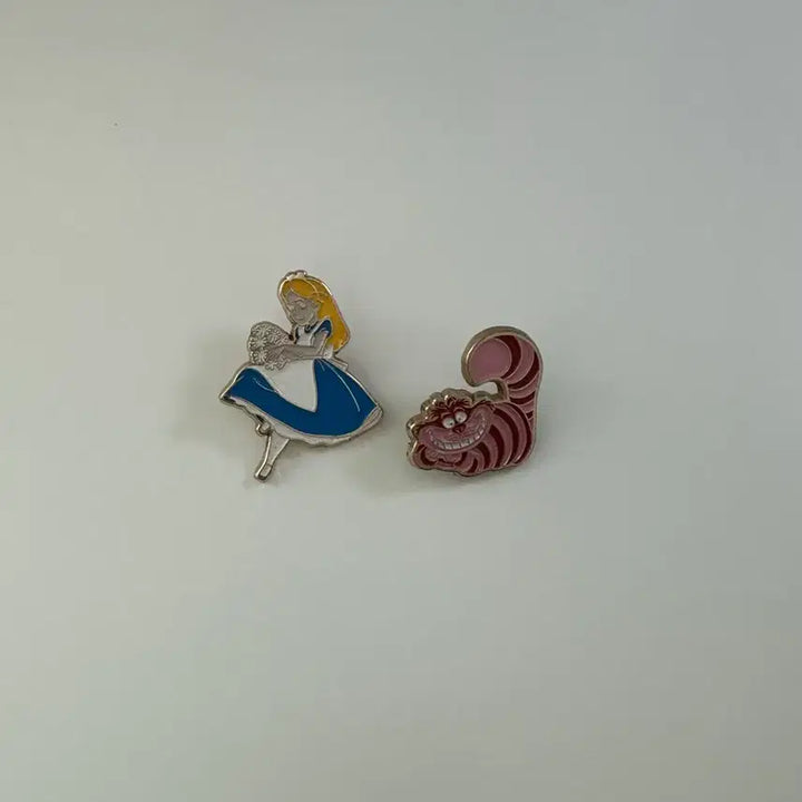 [BUNJANG] Disney Alice in Wonderland Badge / 디즈니 이상한 나라의 앨리스 뱃지