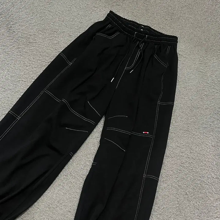 [BUNJANG] Romantic Crown Jogger Pants (Size 100) / [100] 로맨틱크라운 조거팬츠