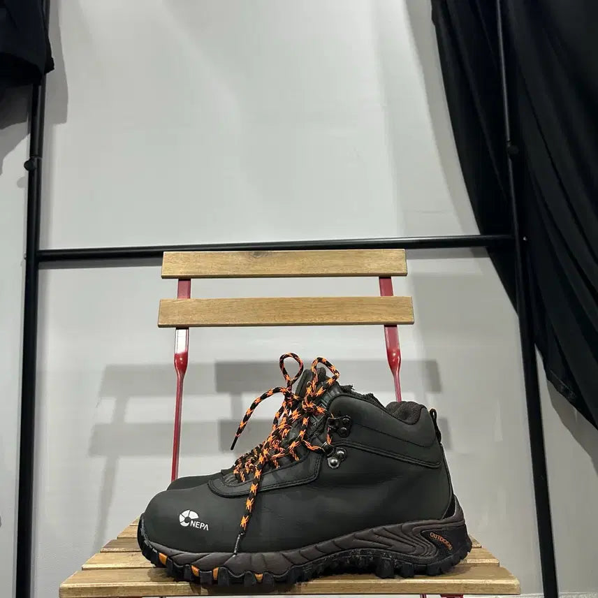 [BUNJANG] NEPA GT-126 Green Hiking Boots / 275) 네파 안전화 남성 남자 등산화 GT-126 그린