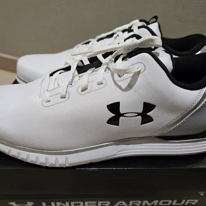 [BUNJANG] Under Armour Golf Shoes 295 Spike-less / 언더아머  골프화 295 새상품 스파이크리스