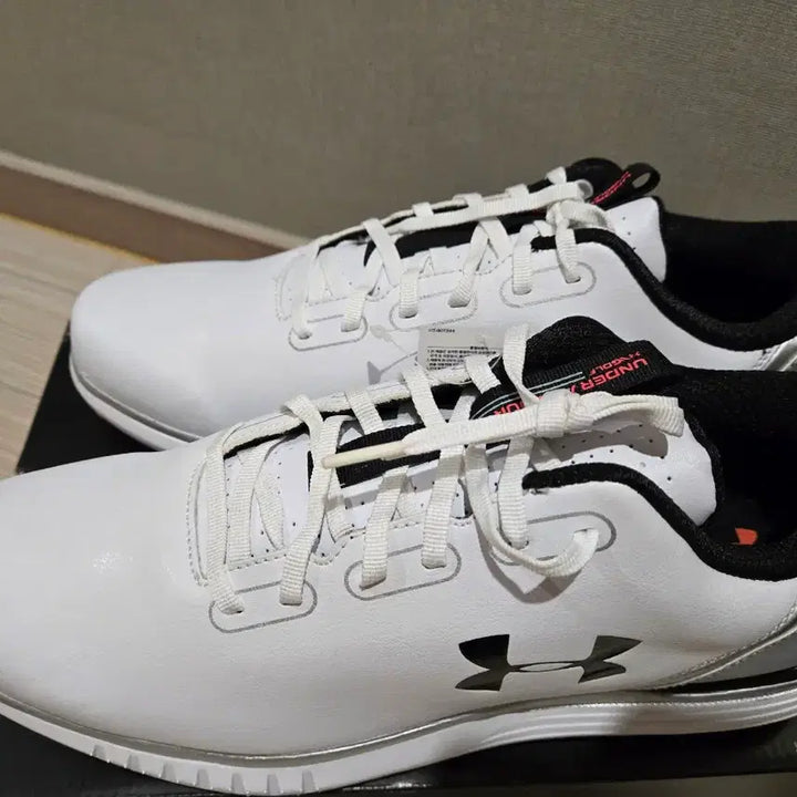 [BUNJANG] Under Armour Golf Shoes 295 Spike-less / 언더아머  골프화 295 새상품 스파이크리스