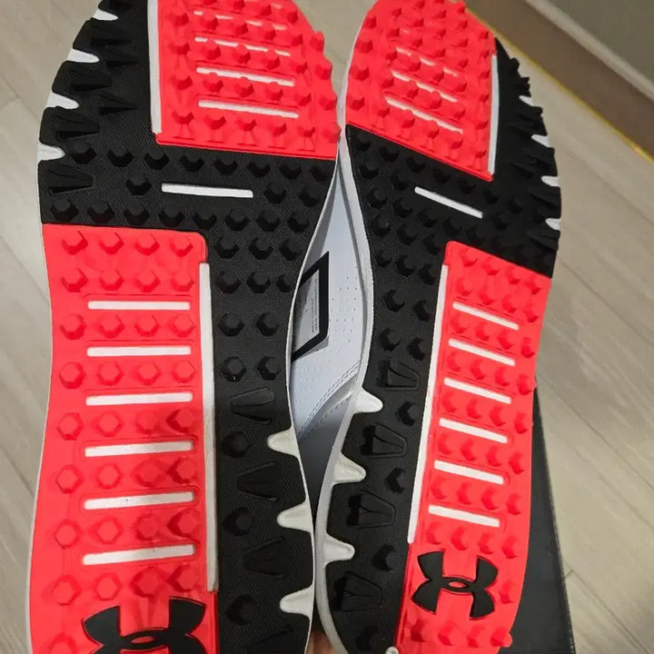 [BUNJANG] Under Armour Golf Shoes 295 Spike-less / 언더아머  골프화 295 새상품 스파이크리스