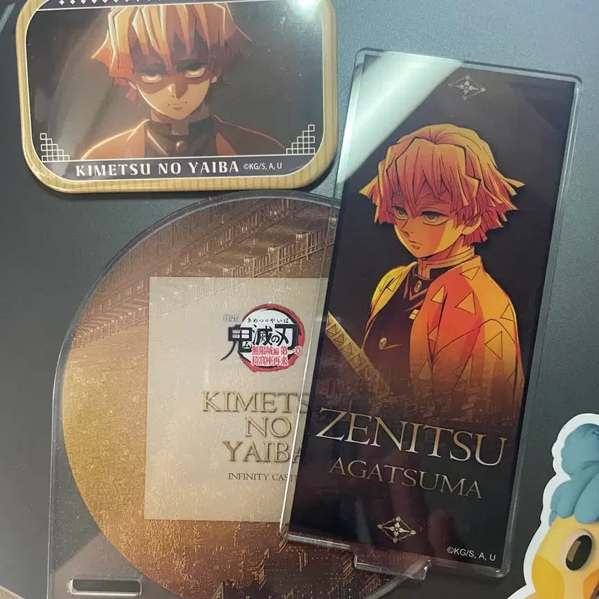 [BUNJANG] Demon Slayer Zenitsu Acrylic Stand & Badge Set / [덤O] 귀칼 귀멸의칼날 무한성 젠이츠 아크릴스탠드 코스터 + 뱃지