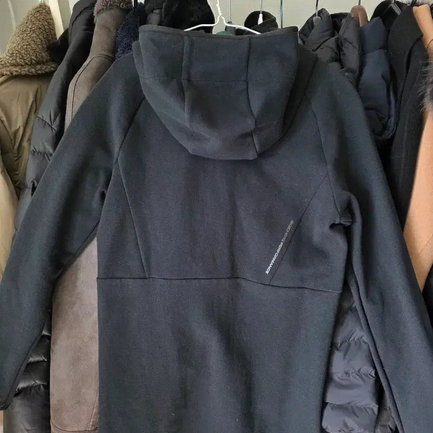 [BUNJANG] Skechers Hooded Zip-up Jacket (Black, Size S) / [스케쳐스] 후드집업 S 85 블랙