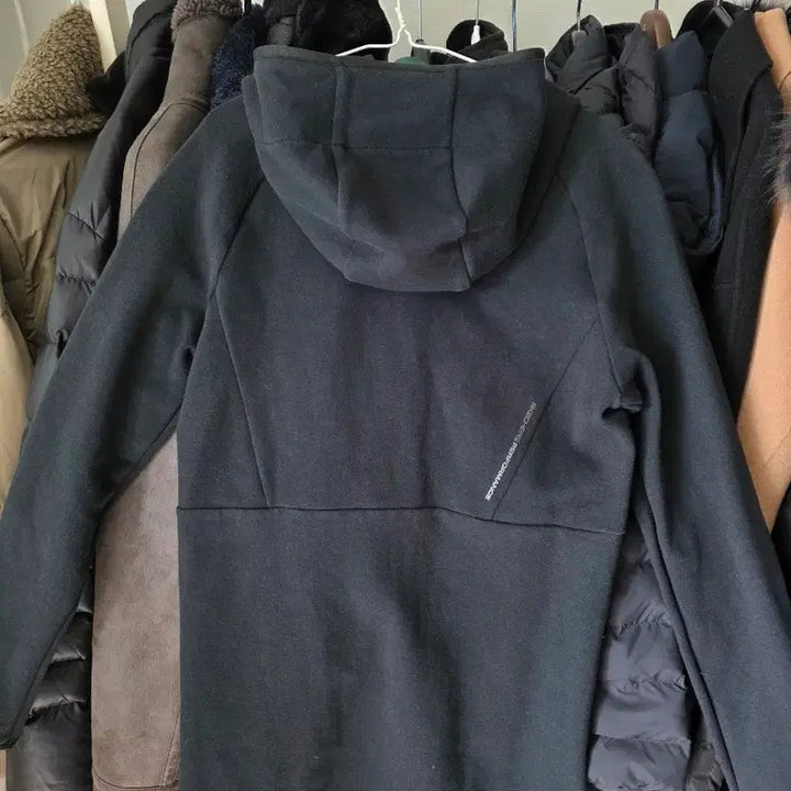 [BUNJANG] Skechers Hooded Zip-up Jacket (Black, Size S) / [스케쳐스] 후드집업 S 85 블랙