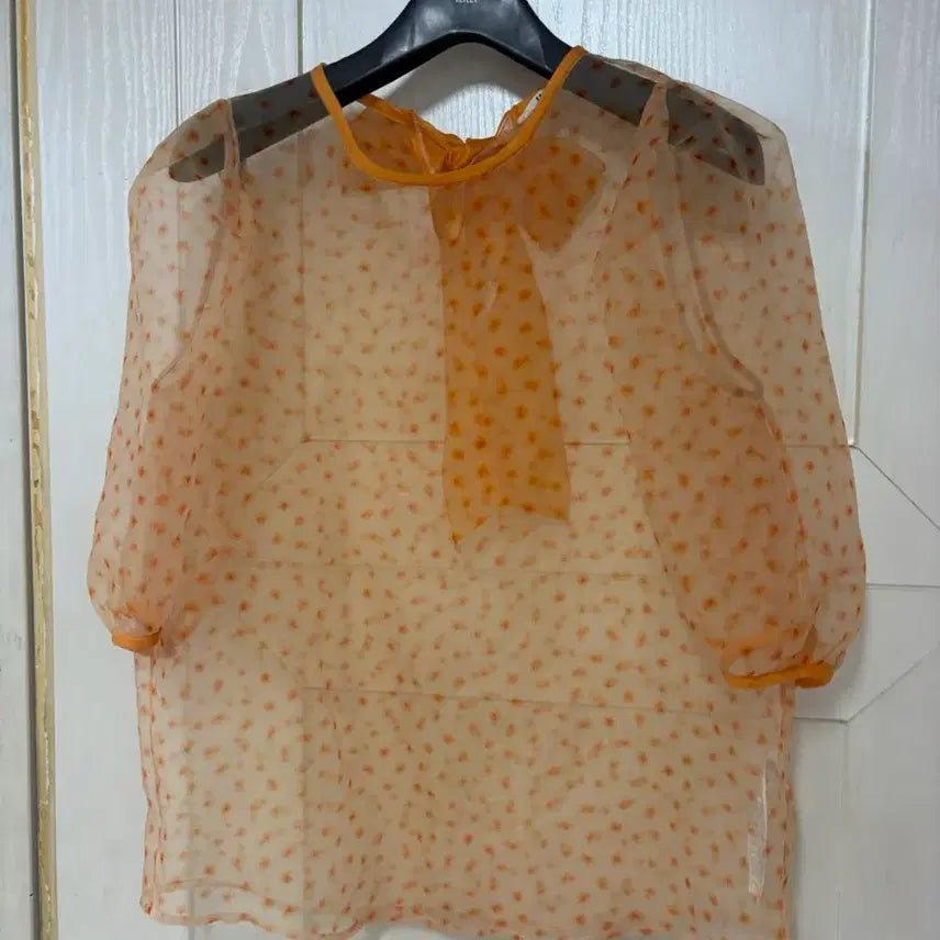 [BUNJANG] It MICHAA Blouse (Size 44) / 잇미샤 블라우스(44)