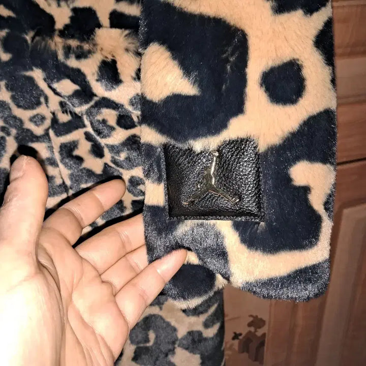[BUNJANG] Jordan Leopard Fur Jacket / 나이키조던 레오파드 퍼 자켓 여성용