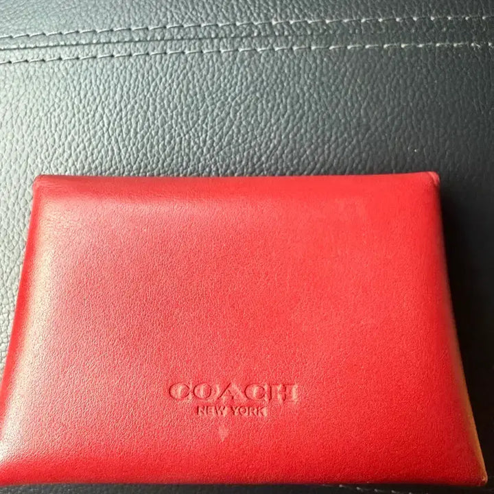[BUNJANG] Coach Turnlock Card Wallet / 코치 빨간색 턴락 카드 지갑